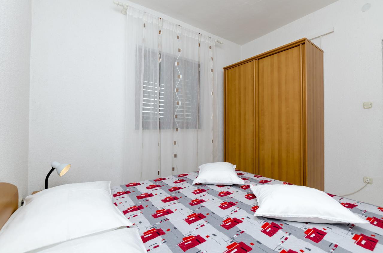 Apartments Mime Pirovac Bagian luar foto