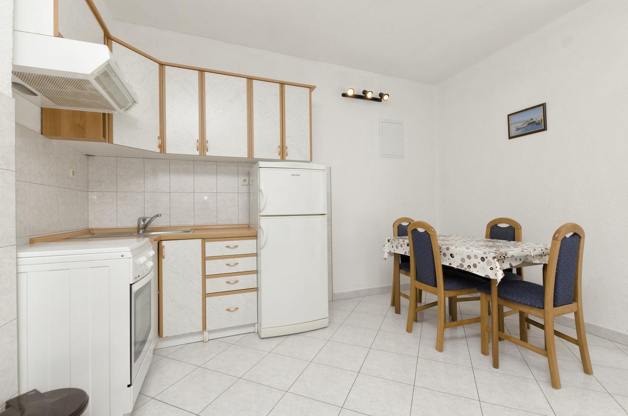 Apartments Mime Pirovac Bagian luar foto